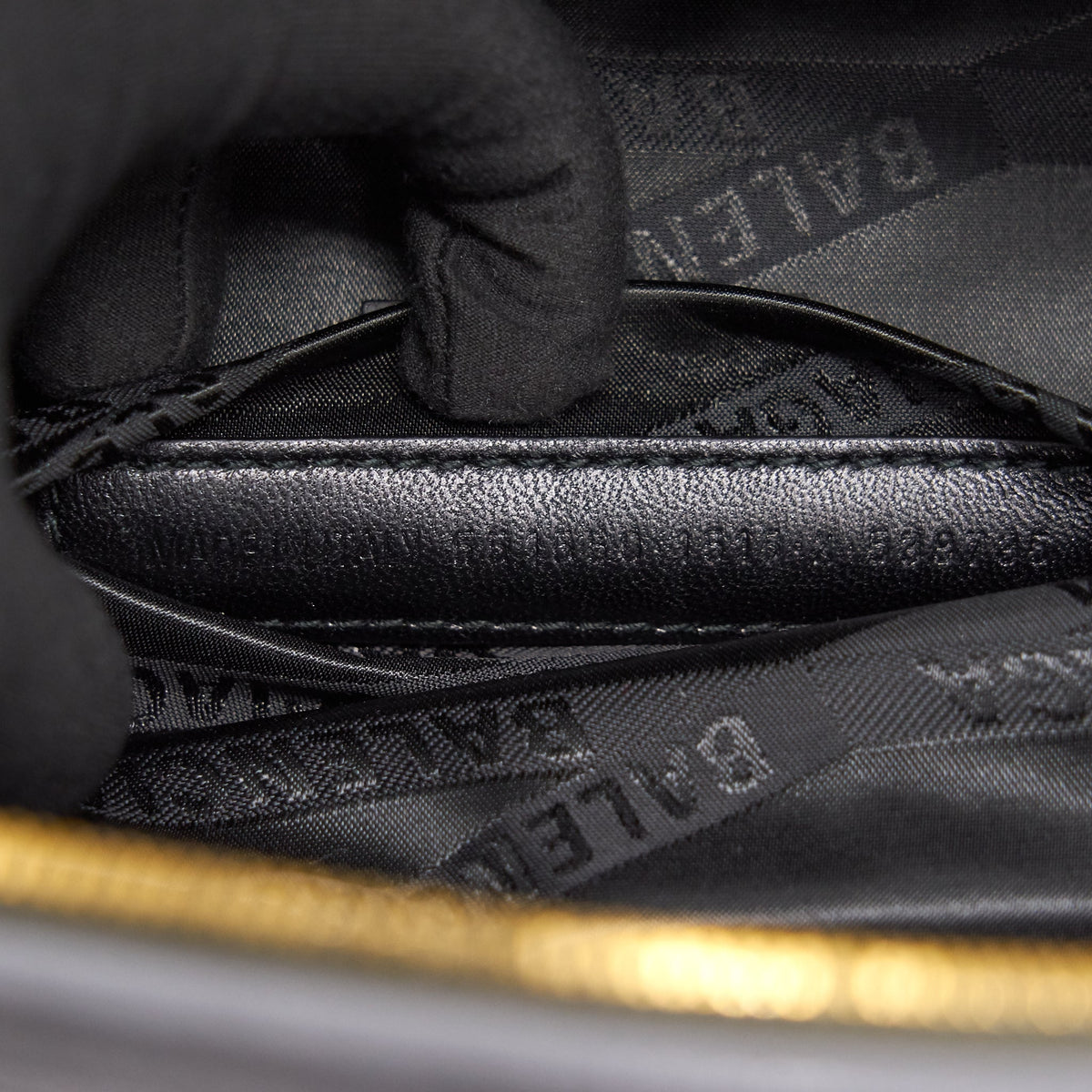 Luxar723 elegant leather Handbag back view
