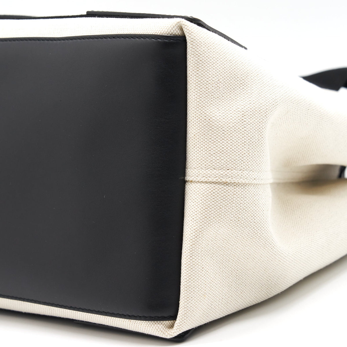 Luxar726 elegant leather Handbag top view
