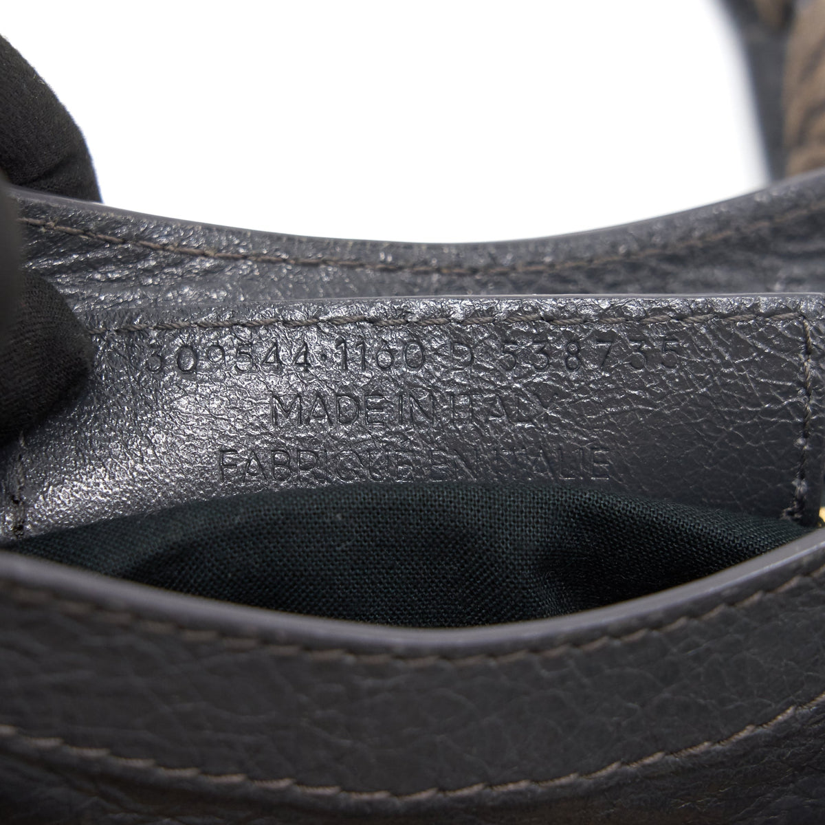 Luxar725 elegant leather Handbag close-up detail