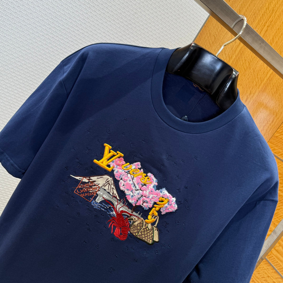 Louis Vuitton T-Shirts? Louis Vuitton Lou T-shirt Premium Designer Cotton T-Shirt