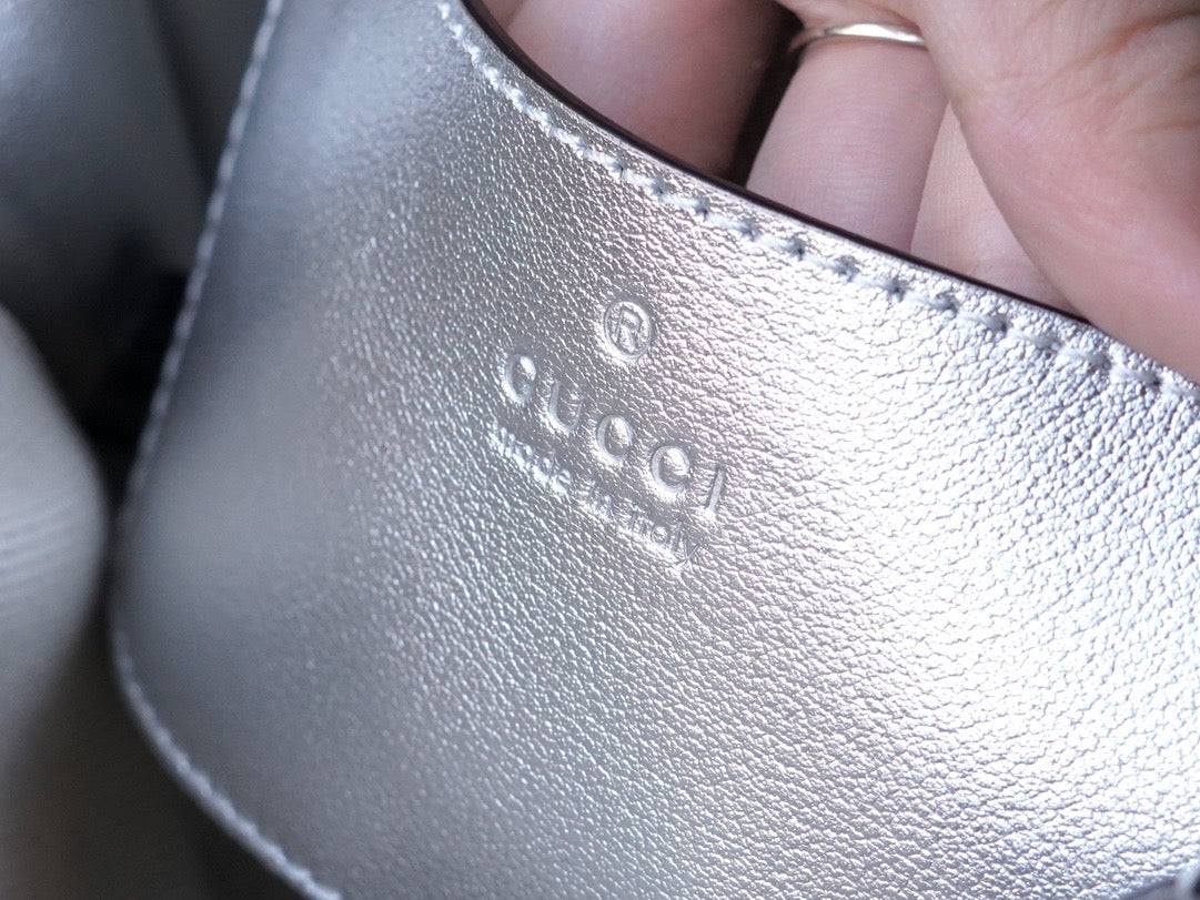 Front view of Gucci Blondie Top Handle Bag premium top handle bag