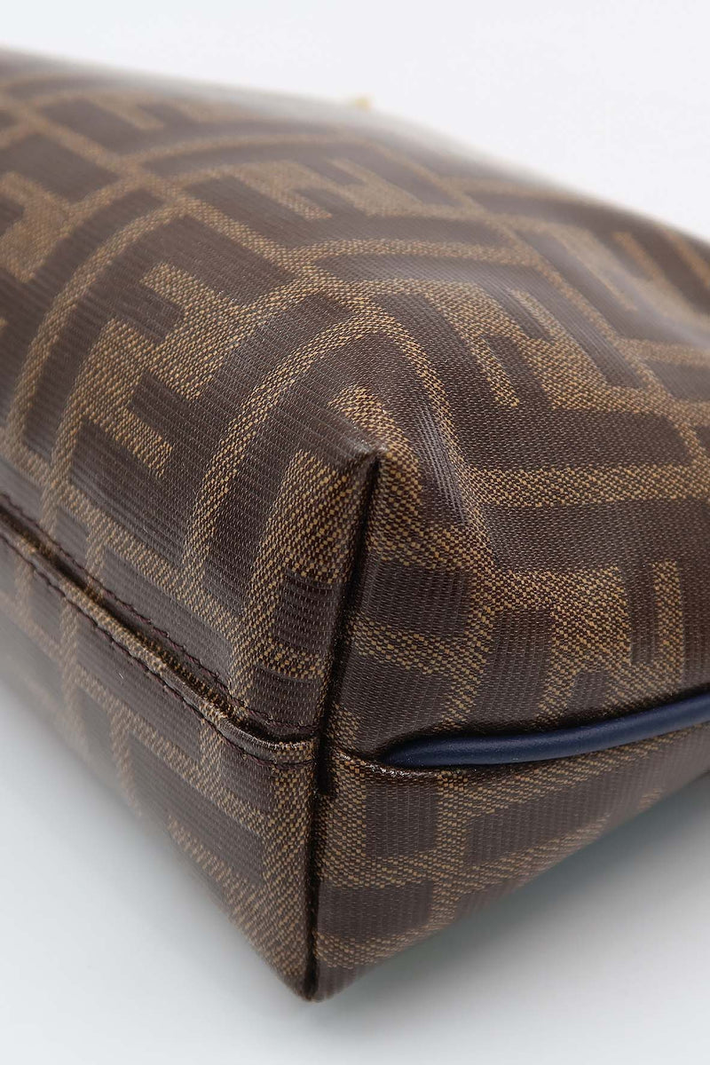 Mania premium bags detail and craftsmanship close-up