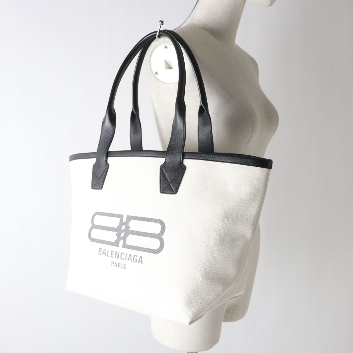 Velvontis elegant leather Luxury Bag top view