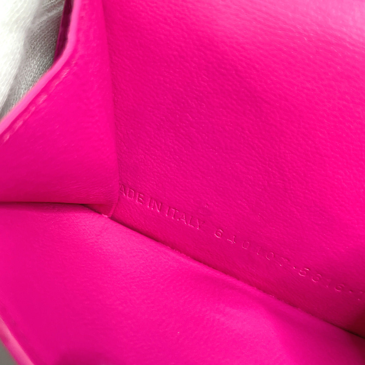 Balenciaga authentic luxury wallet Pink leather craftsmanship