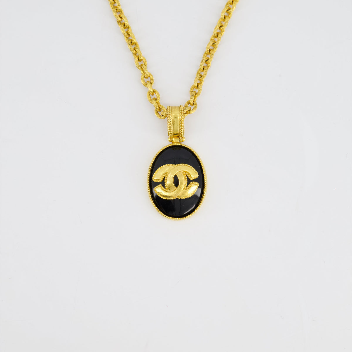 Chanel Jewellery? Chanel 96A Vintage Gold and Black Pendant Necklace With Detail Elegant Everyday Fine Jewellery