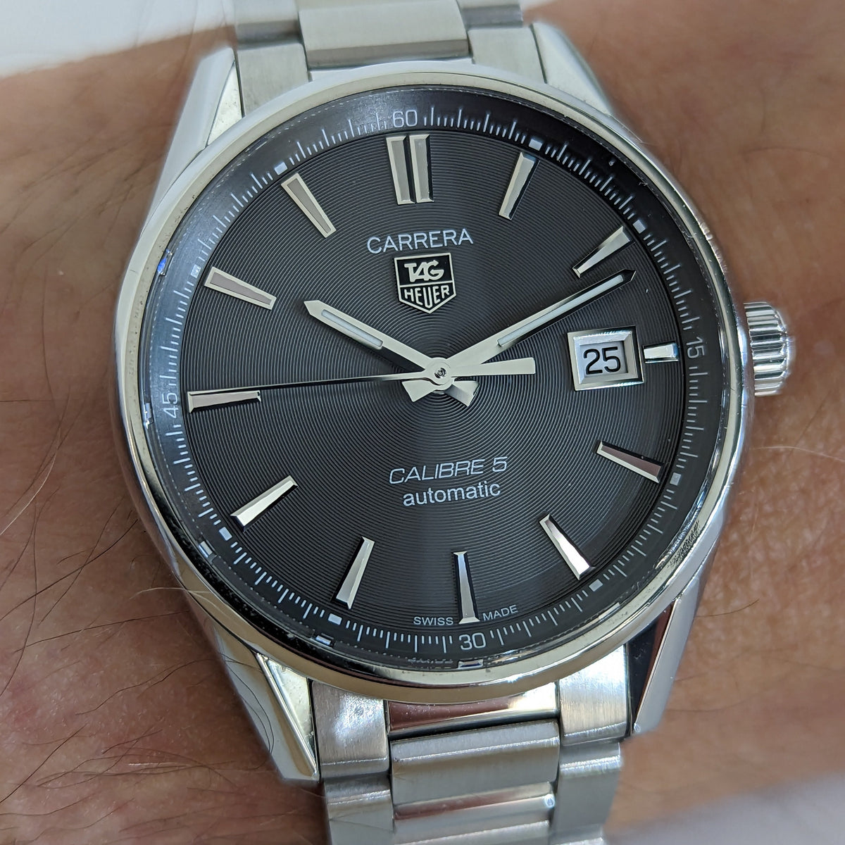 Angled view of TAG Heuer unisex watch