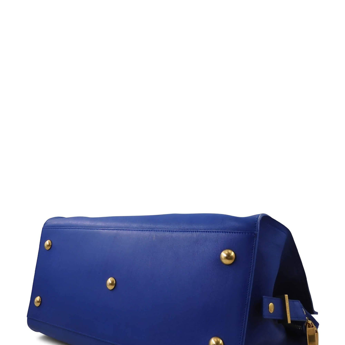 Medium bags lifestyle shot premium designer piece