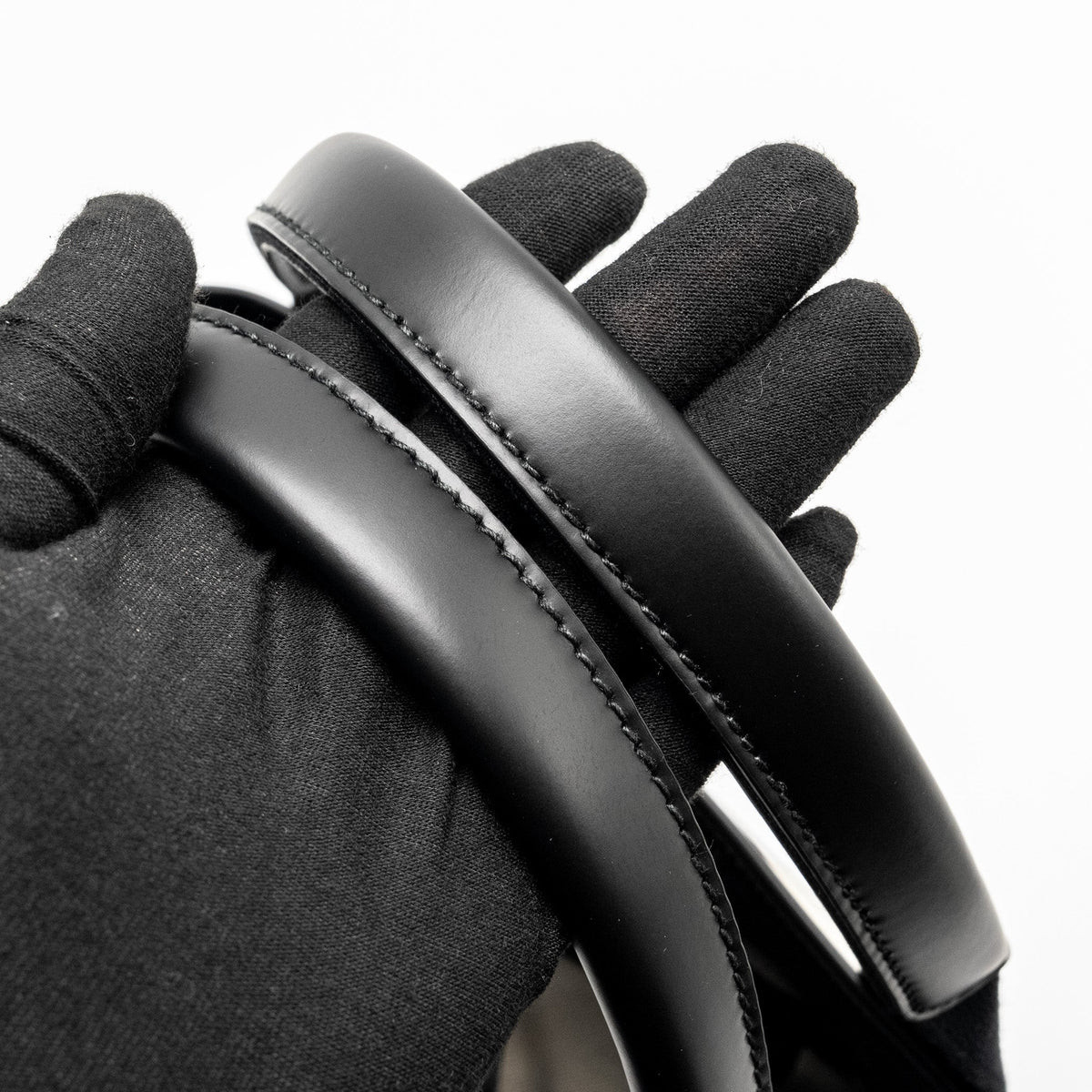 Luxar692 elegant leather Handbag interior detail