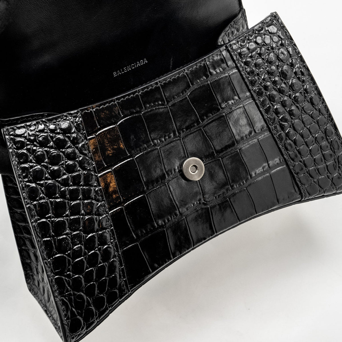 Luxar702 elegant leather Handbag flat lay view