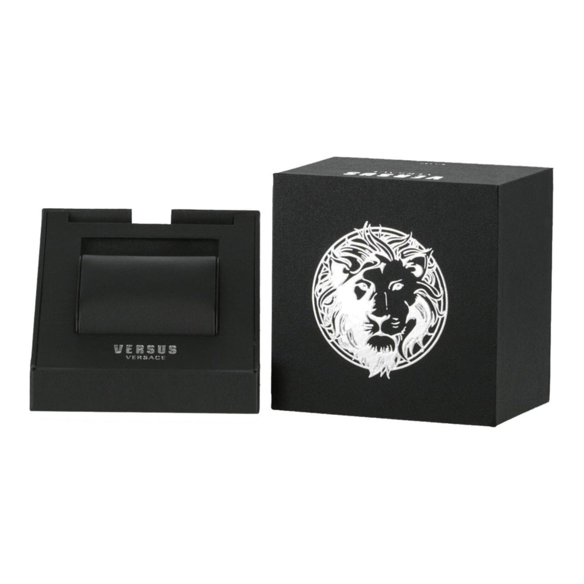 Lifestyle view of La Villette Bracelet unisex bracelet