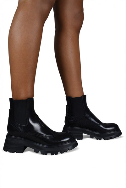 Alexander McQueen Shoes? Alexander Mcqueen Women Wander Chelsea Boots Luxury Lifestyle Designer Footwear