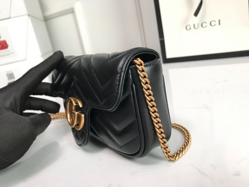 Handle and strap detail of everyday-luxe polished women's handbag – women's premium purse