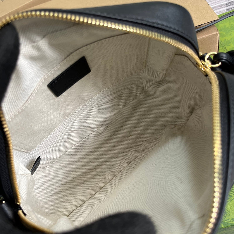 Interior view of classic refined women's handbag – women's everyday handbag