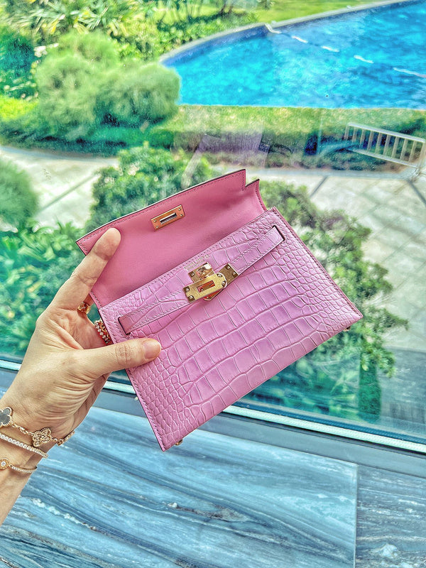 Refined handbag styled for everyday wear