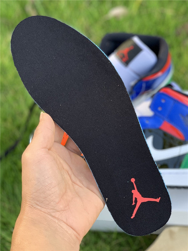 Nike Men's & Women's Designer Lifestyle Shoes — Style 044 angle view
