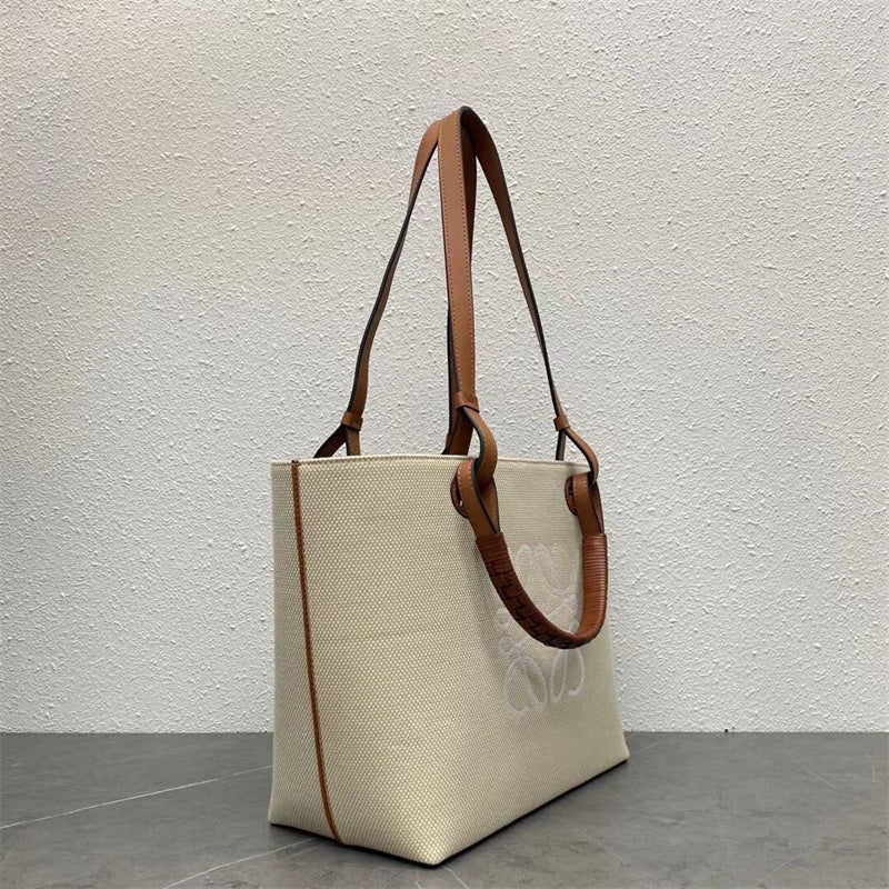 Ziva's Charm handbag – front view (32.5cm*30cm*17.5cm)