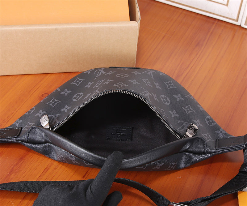  elegant carryall bag styled with outfit 18