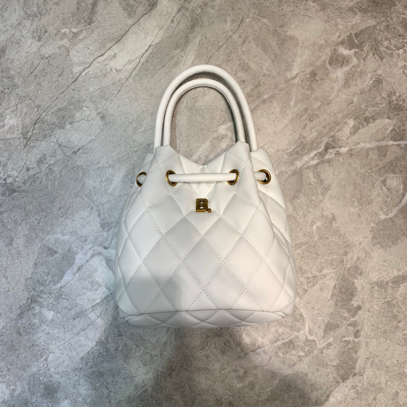 Modern Faux Leather Handbag - Everyday Elegance | Women's Luxury Handbag #793 - close-up detail shot (image 3) of designer-inspired handbag