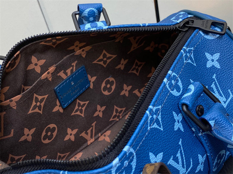  everyday tote bag styled with outfit