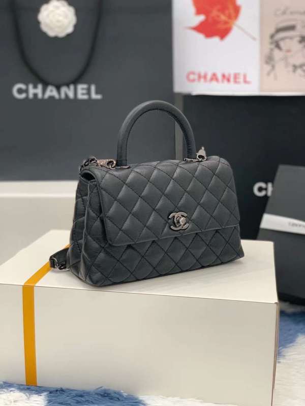 Zivas Charm Chic Craftsmanship Everyday Handbag (Structured Everyday Essential) – Close-Up Detail