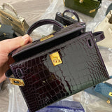  Modern everyday bag front view 19