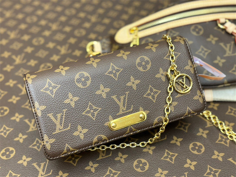  satchel close-up of hardware and finish