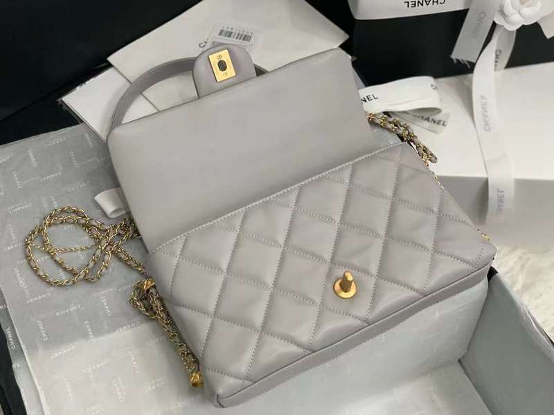 Zivas Charm Timeless Appeal Everyday Handbag (Designer-Inspired Craftsmanship) – Detail View