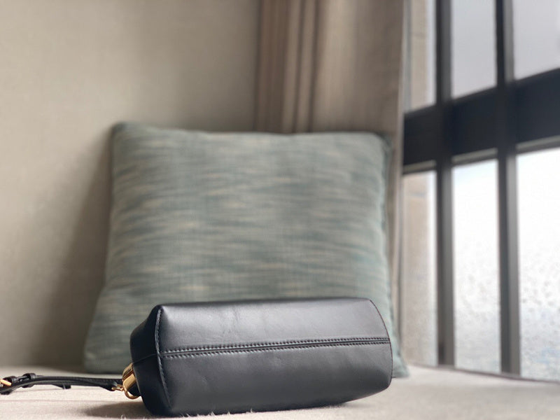 Ziva's Charm handbag – product shot (26cm*9.5cm*18cm)