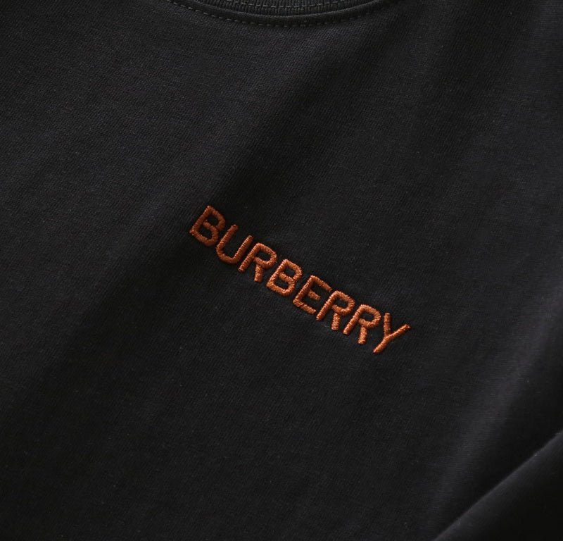 Texture and finish detail of Burberry luxury piece style No.280
