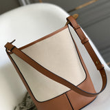 Ziva's Charm handbag – close-up view (32cm*26cm*13cm)