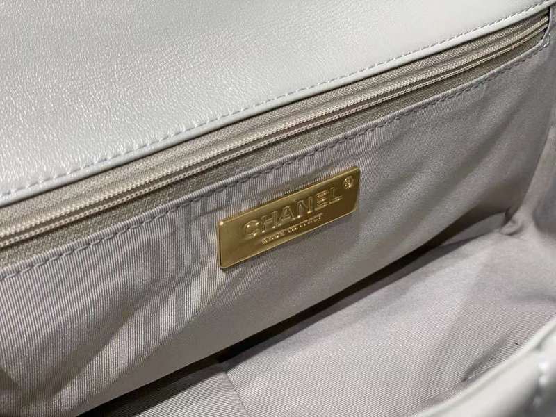 Zivas Charm Elevated Essentials Luxury Handbag (Versatile Style Statement) – Angled View
