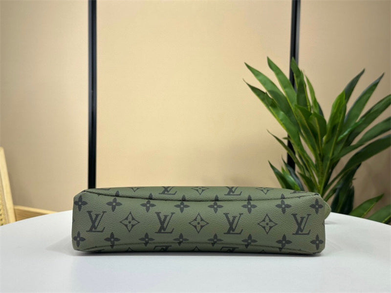  Streamlined handbag carried on shoulder 10