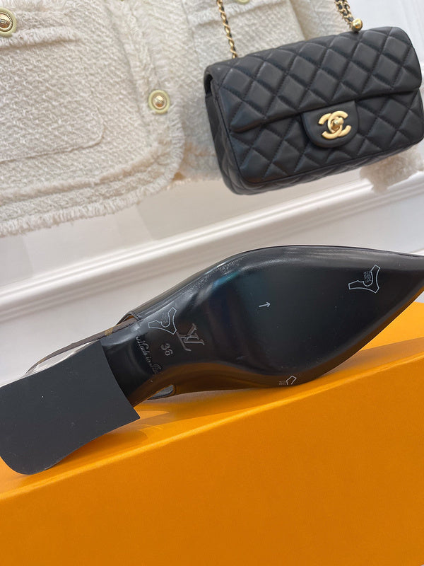 Louis Vuitton shoes Style 427 - full pair display