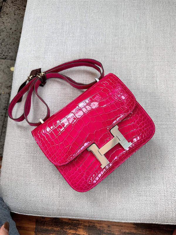 Timeless handbag styled for everyday wear