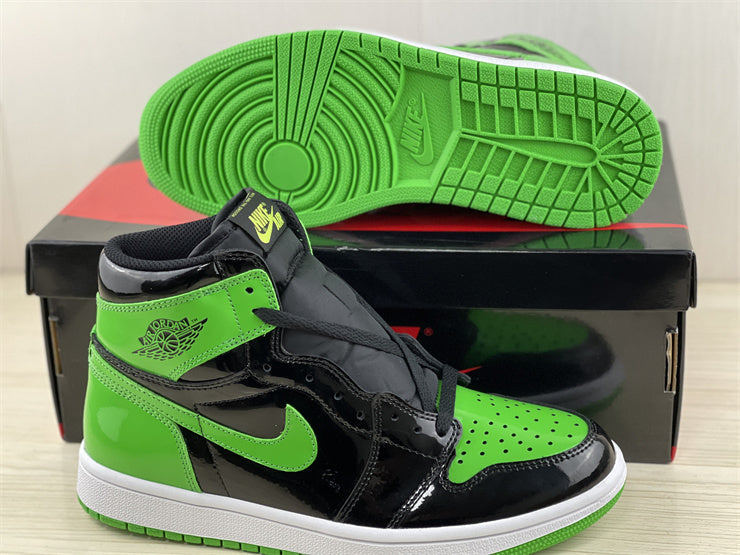 Nike Men's & Women's Luxury Low-Top Trainers — Style 261 hardware detail