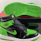 Nike Men's & Women's Luxury Low-Top Trainers — Style 261 hardware detail
