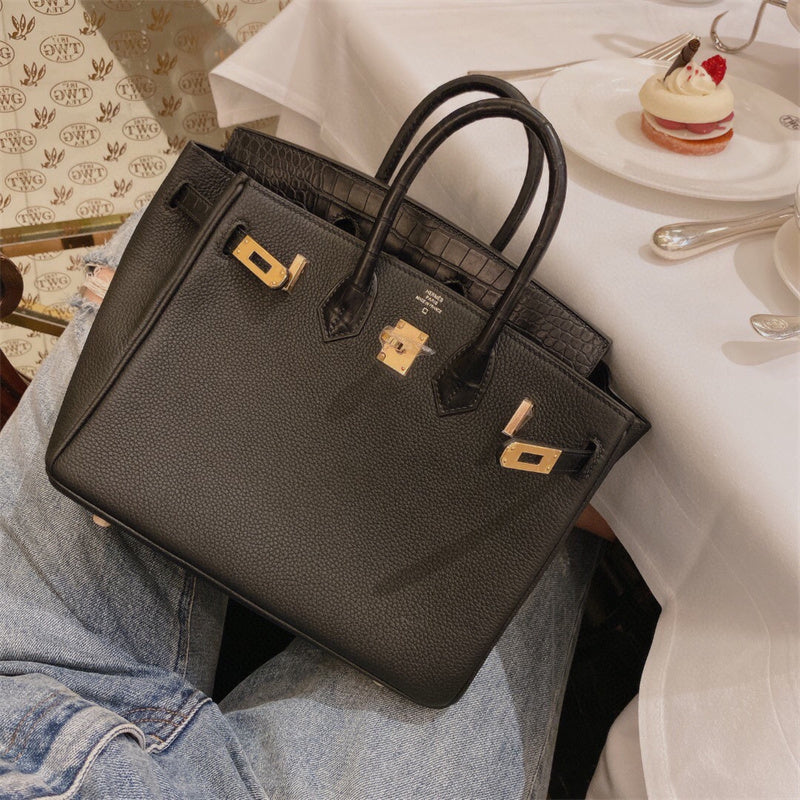  everyday bag interior and compartment view