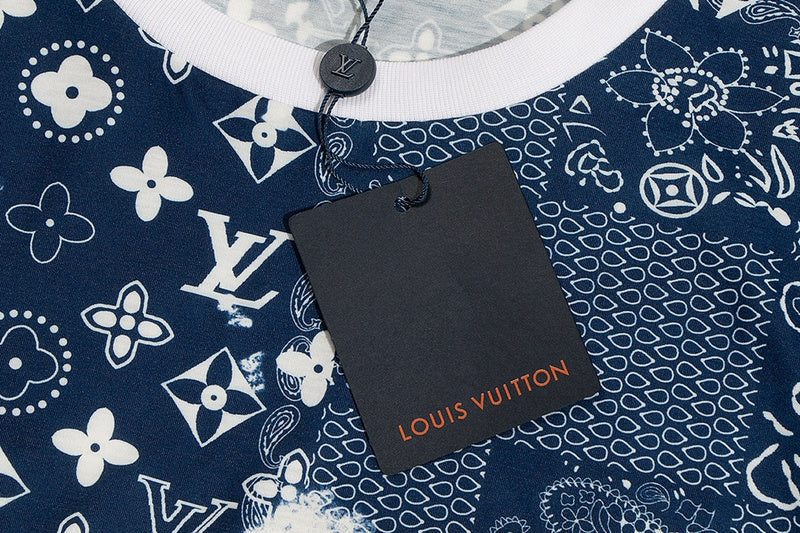 Full styled look of Louis Vuitton cotton t-shirt with runway-inspired design