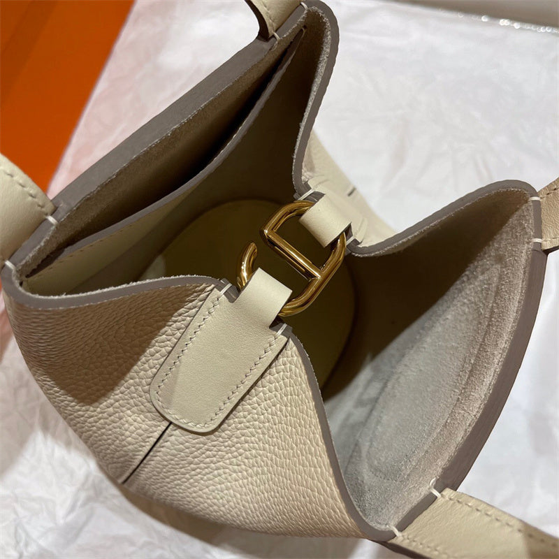  crossbody bag interior and compartment view 27
