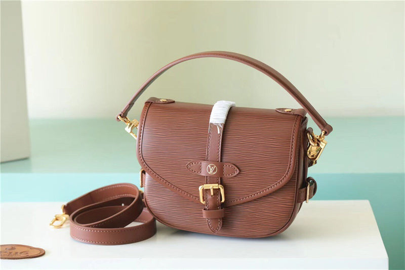  timeless crossbody bag styled with outfit 18