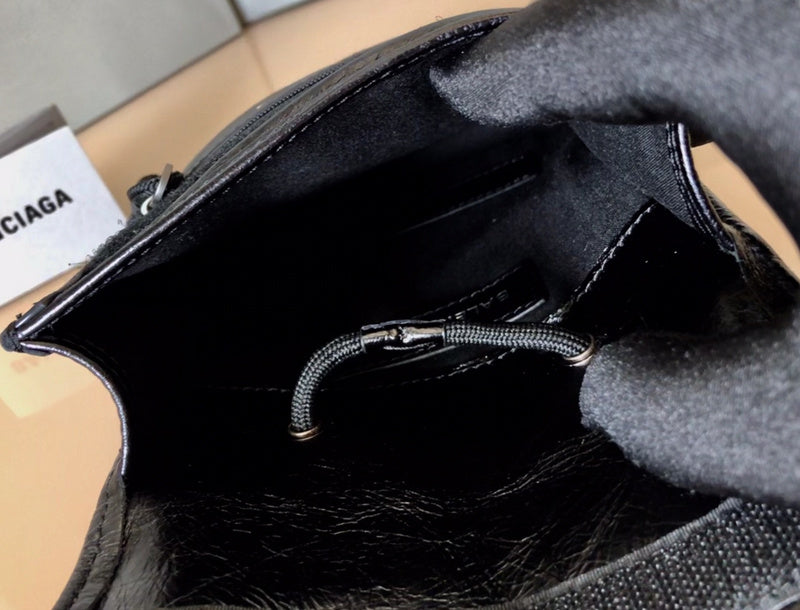 Zivas Charm Contemporary Flair Statement Handbag (Considered Detail & Form) – Interior View