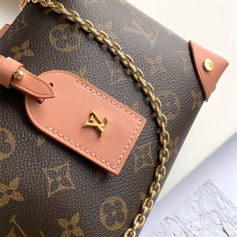  structured bag interior and compartment view 15