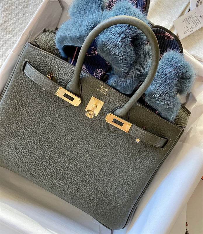  Graceful carryall bag front view 13