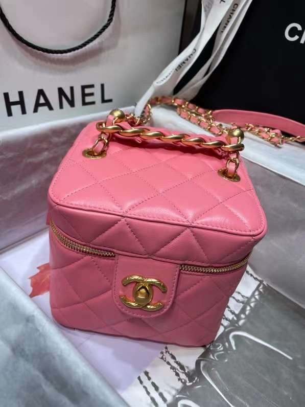  women's handbag, versatile design, view 3