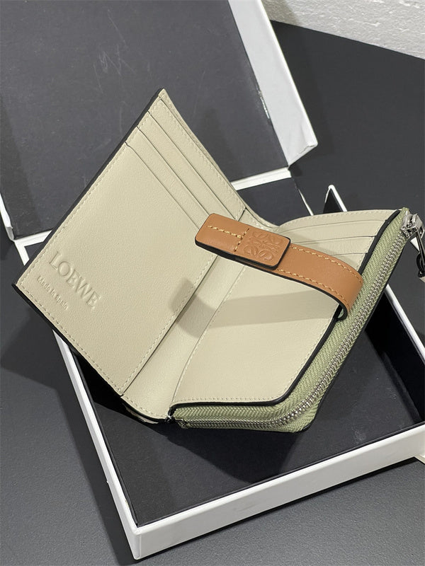 Ziva's Charm handbag – product shot (10.5cm*9cm*3cm)