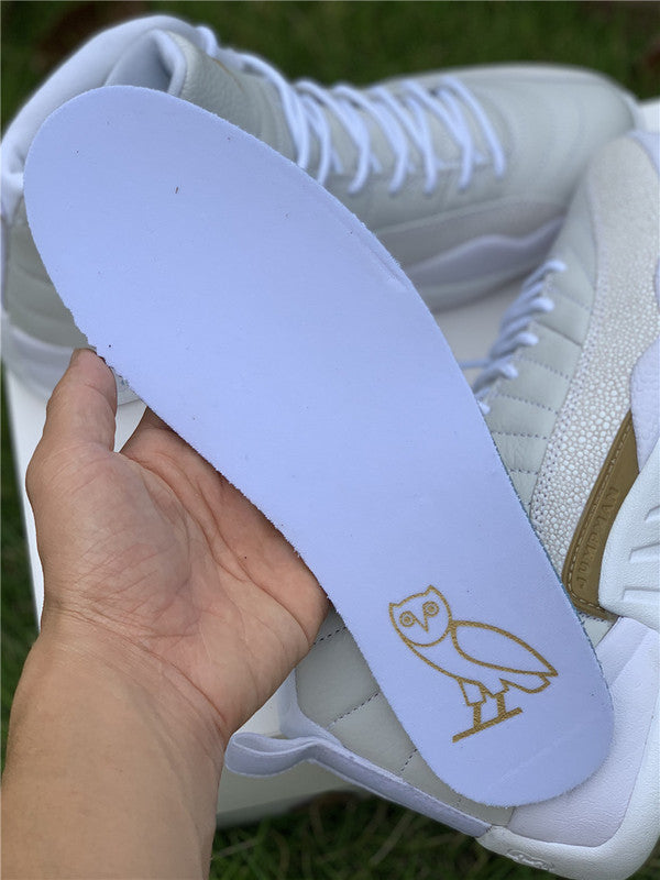 Nike Men's & Women's Premium Athletic Sneakers — Style 043 angle view