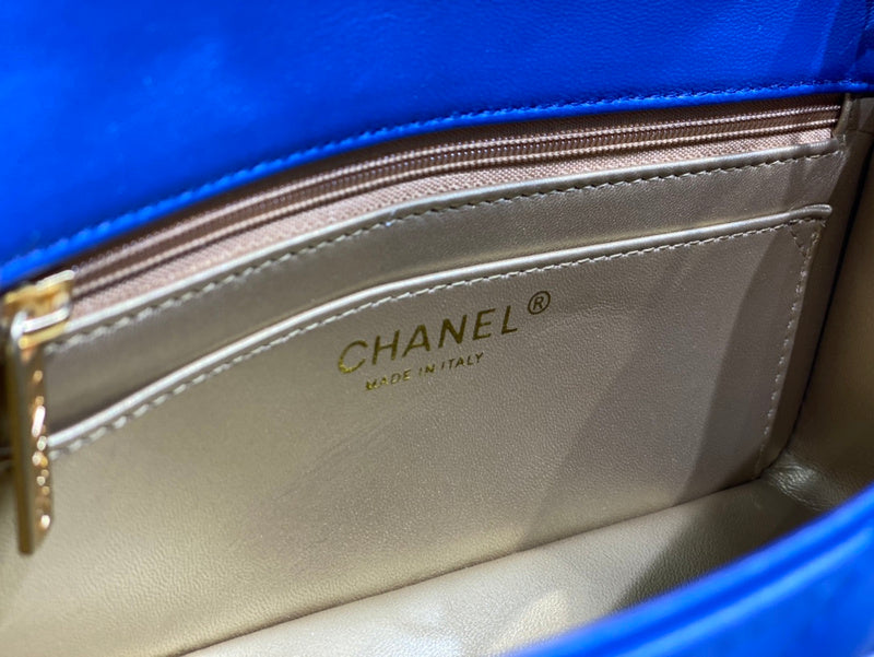 Zivas Charm Elevated Essentials Designer Handbag (Timeless Wardrobe Addition) – Styled Look