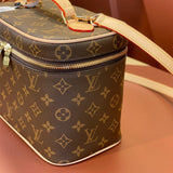  everyday crossbody bag styled with outfit