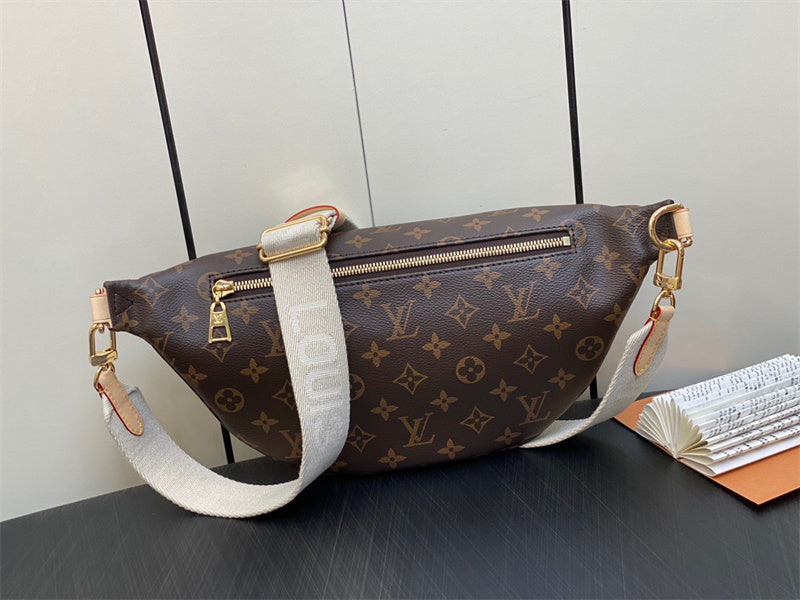  tailored shoulder bag styled with outfit