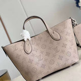 Handle and strap detail of refined premium women's handbag – women's statement bag